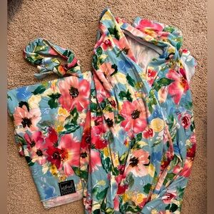 Milkmaid goods Robe (size S) & matching swaddle/headband.